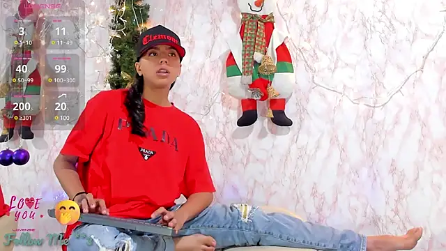 Snapshot of BarbieHotLaura chatting on December 24, 2024, 2:54 am BarbieHotLaura online show from December 24, 2024, 2:54 am