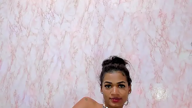 Snapshot of BarbieHotLaura chatting on January 6, 2025, 2:04 am BarbieHotLaura online show from January 6, 2025, 2:04 am