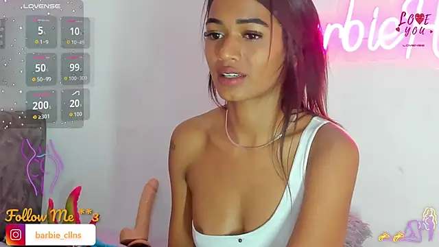 Snapshot of BarbieHotLaura chatting on October 9, 2025, 1:47 am BarbieHotLaura online show from October 9, 2025, 1:47 am