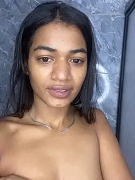 Snapshot of BarbieHotLaura chatting on November 4, 2025, 6:51 pm BarbieHotLaura online show from November 4, 2025, 6:51 pm