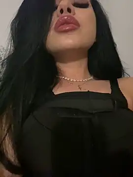 Snapshot of Ameliablack_1 chatting on December 4, 2024, 10:08 pm Ameliablack 1 online show from December 4, 2024, 10:08 pm