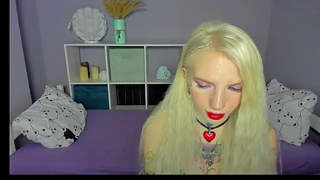 Snapshot of AnneTenet chatting on February 14, 2025, 10:28 am AnneTenet online show from February 14, 2025, 10:28 am