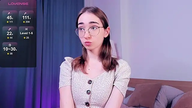 Snapshot of PollyBeev chatting on January 17, 2025, 11:06 am PollyBeev online show from January 17, 2025, 11:06 am