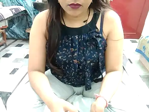 Snapshot of aarushi_sharmaa chatting on February 21, 2025, 2:48 pm aarushi sharmaa online show from February 21, 2025, 2:48 pm