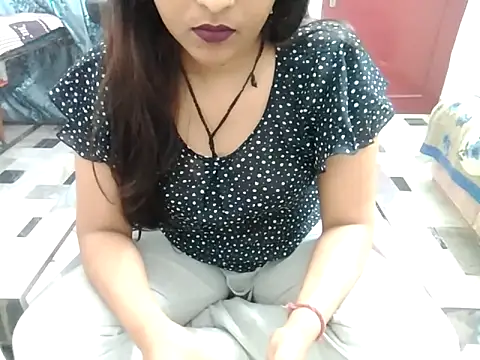 Snapshot of aarushi_sharmaa chatting on February 22, 2025, 3:01 am aarushi sharmaa online show from February 22, 2025, 3:01 am