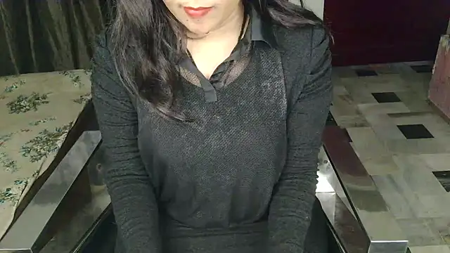 Snapshot of aarushi_sharmaa chatting on November 21, 2025, 4:22 am aarushi sharmaa online show from November 21, 2025, 4:22 am