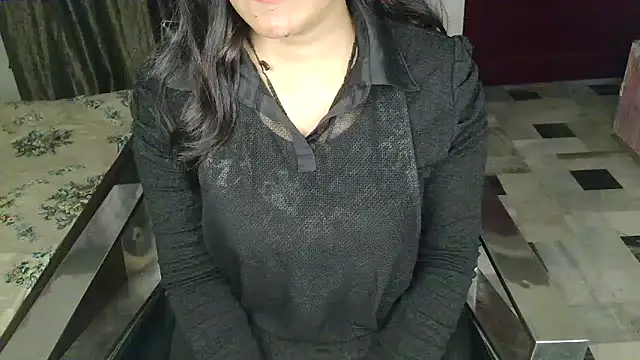 Snapshot of aarushi_sharmaa chatting on November 28, 2025, 3:53 am aarushi sharmaa online show from November 28, 2025, 3:53 am