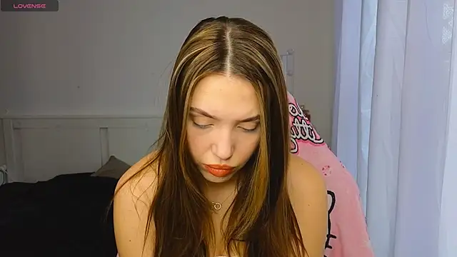 AliceSpark online show from November 14, 2025, 12:26 pm