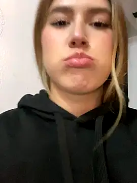 Jimena White  online show from October 15, 2025, 5:07 am