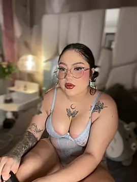 Snapshot of AHRI_LEE chatting on December 15, 2024, 3:02 am AHRI LEE online show from December 15, 2024, 3:02 am