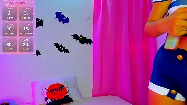 Snapshot of Natasha_by chatting on October 28, 2025, 1:58 pm Natasha by online show from October 28, 2025, 1:58 pm