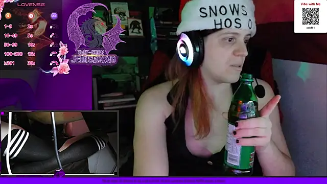Snapshot of Rae-Suon chatting on December 22, 2024, 5:45 am Rae-Suon online show from December 22, 2024, 5:45 am