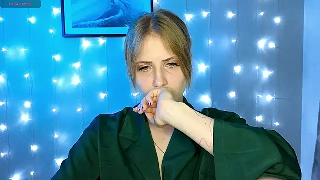 Snapshot of PureAlisMiracle chatting on January 23, 2025, 10:22 pm PureAlisMiracle online show from January 23, 2025, 10:22 pm