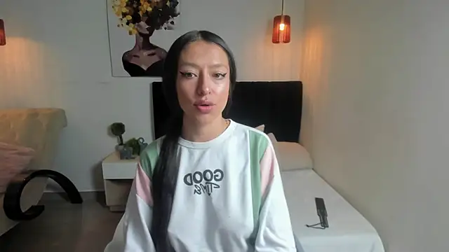 Scarlett  bell online show from January 16, 2025, 12:09 pm