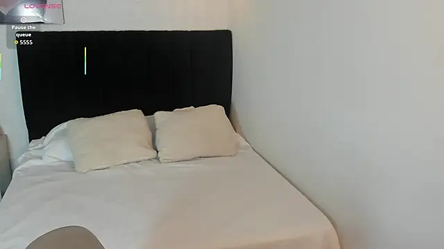 Scarlett  bell online show from September 15, 2025, 1:22 pm