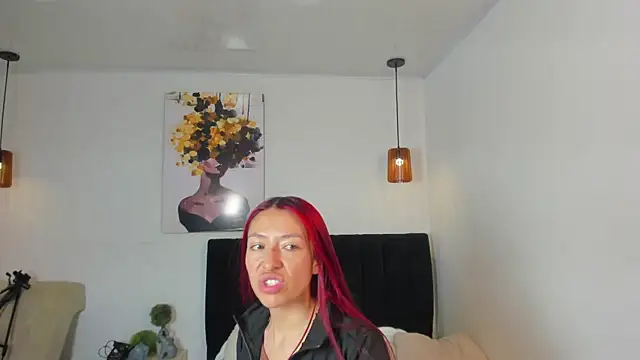 Scarlett  bell online show from October 24, 2025, 1:18 pm