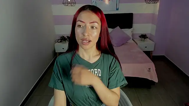 Scarlett  bell online show from November 18, 2025, 2:32 pm