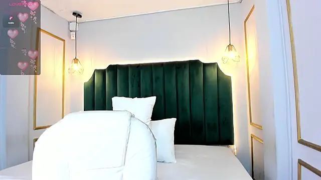 HannaPaola online show from January 24, 2025, 4:27 am