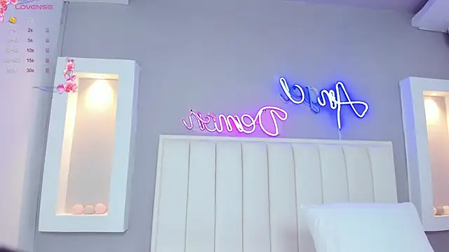 HannaPaola online show from February 10, 2025, 10:40 pm