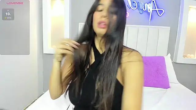 HannaPaola online show from February 25, 2025, 10:39 pm