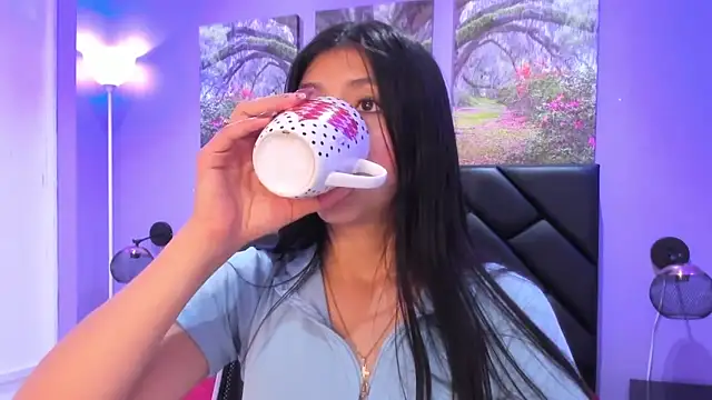 KimberlyVillaLobos online show from November 26, 2025, 11:33 am