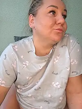 Anna Curvy online show from October 21, 2025, 8:15 am