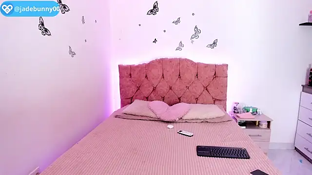 jade dakota   online show from September 12, 2025, 6:52 pm