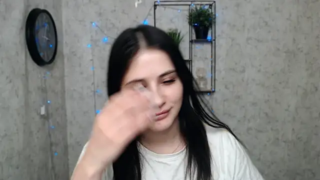 Snapshot of AliceSexyyy_ chatting on December 27, 2024, 11:21 pm AliceSexyyy online show from December 27, 2024, 11:21 pm