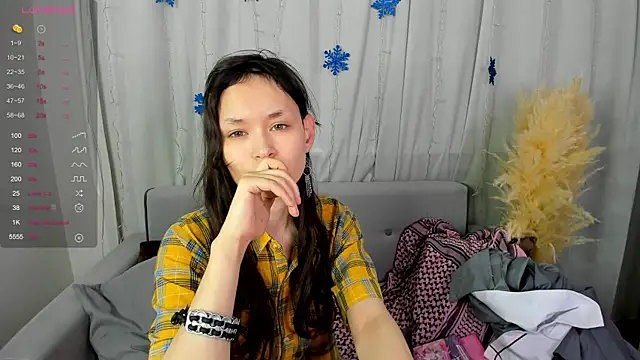 Emily Strikeee online show from December 15, 2024, 10:18 am