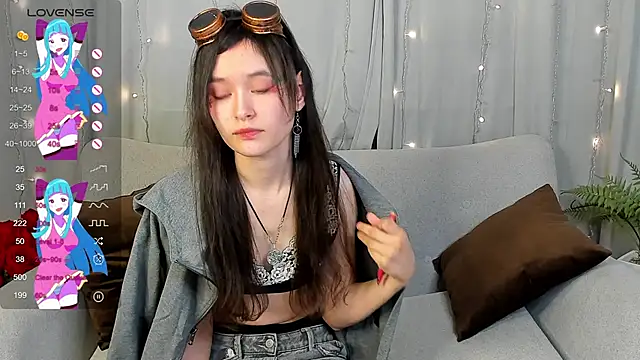 Emily Strikeee online show from March 17, 2025, 12:25 pm