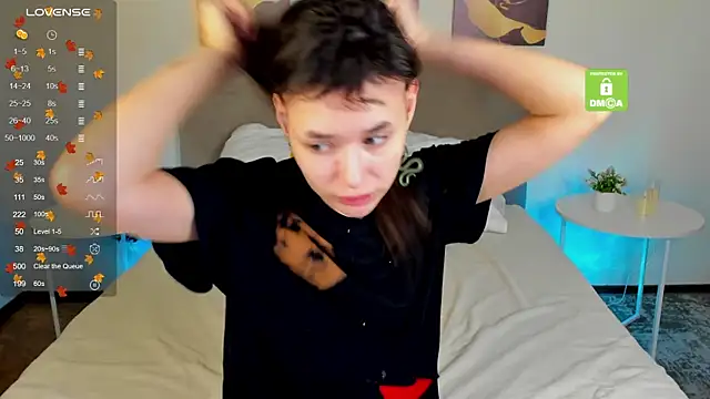 Emily Strikeee online show from November 3, 2025, 9:54 am