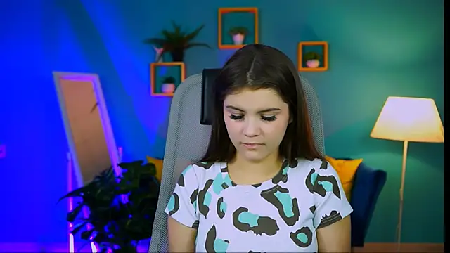 EvaThopson online show from November 28, 2025, 10:51 am