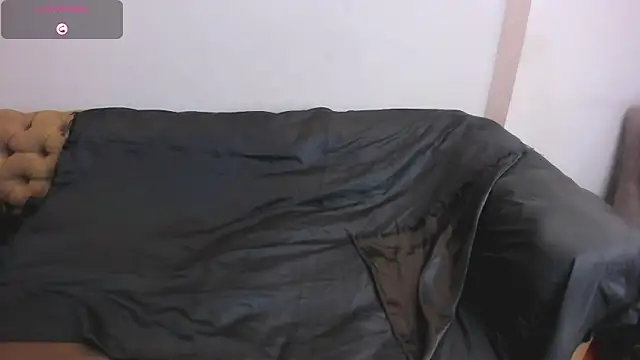 JennieRosse online show from October 7, 2025, 12:13 pm