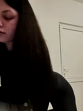 Snapshot of leeya_lee chatting on January 21, 2025, 7:39 pm leeya lee online show from January 21, 2025, 7:39 pm