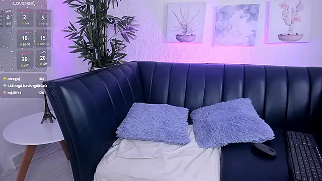 Snapshot of cloe_sirena chatting on January 28, 2025, 9:40 pm cloe sirena online show from January 28, 2025, 9:40 pm