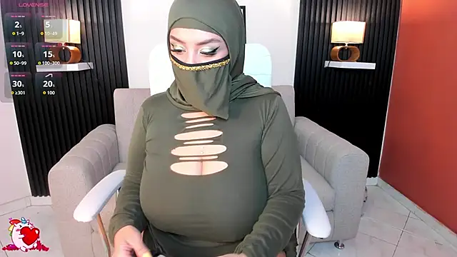 Snapshot of cloe_sirena chatting on October 3, 2025, 2:03 pm cloe sirena online show from October 3, 2025, 2:03 pm