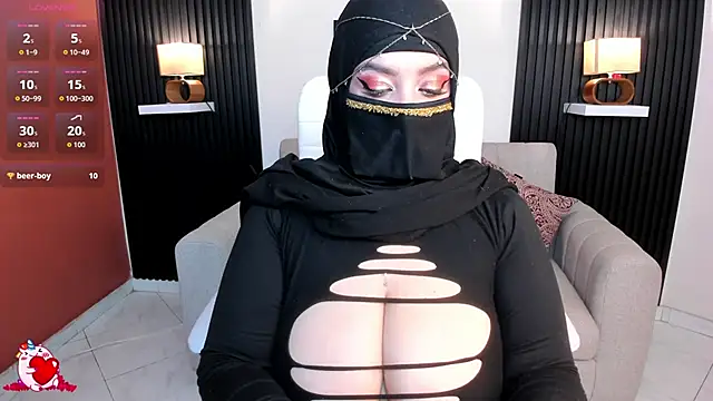 Snapshot of cloe_sirena chatting on October 15, 2025, 2:28 pm cloe sirena online show from October 15, 2025, 2:28 pm