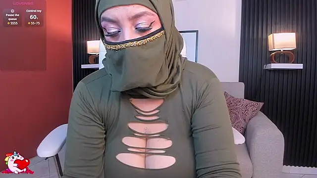 Snapshot of cloe_sirena chatting on November 10, 2025, 2:49 pm cloe sirena online show from November 10, 2025, 2:49 pm