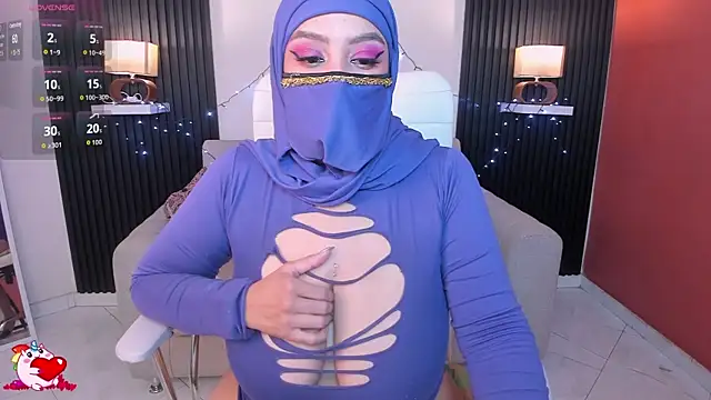 Snapshot of cloe_sirena chatting on November 14, 2025, 3:11 pm cloe sirena online show from November 14, 2025, 3:11 pm