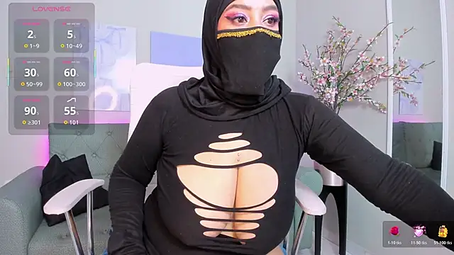 Snapshot of cloe_sirena chatting on November 18, 2025, 2:54 pm cloe sirena online show from November 18, 2025, 2:54 pm