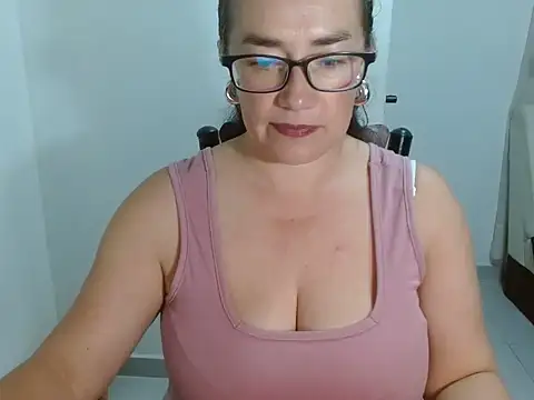 Snapshot of AllisonMillerHot chatting on December 24, 2024, 9:28 am AllisonMillerHot online show from December 24, 2024, 9:28 am