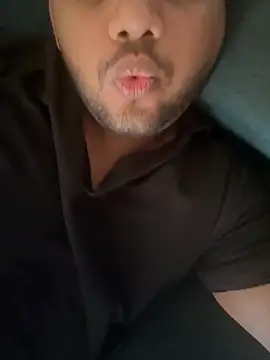 ved240 online show from October 19, 2025, 9:43 am