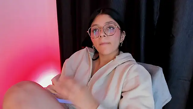 Snapshot of lana_dol chatting on February 19, 2025, 6:32 pm lana dol online show from February 19, 2025, 6:32 pm