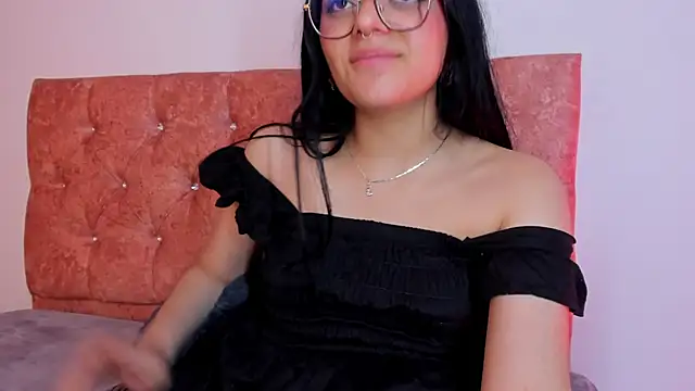Snapshot of lana_dol chatting on February 22, 2025, 6:30 pm lana dol online show from February 22, 2025, 6:30 pm