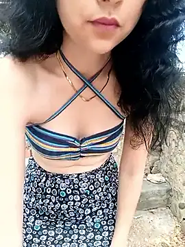 Snapshot of sweet_outdoor_charm chatting on September 19, 2025, 7:47 pm sweet outdoor charm online show from September 19, 2025, 7:47 pm