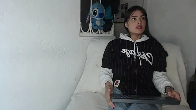 Snapshot of skinny_sweet2411 chatting on October 13, 2025, 9:26 pm skinny sweet2411 online show from October 13, 2025, 9:26 pm