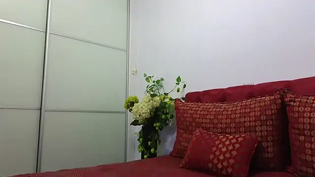  Maddalena  online show from October 21, 2025, 8:31 pm