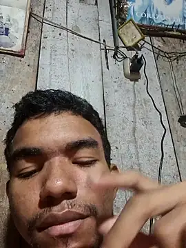 Reynold2608 online show from December 19, 2025, 4:19 am