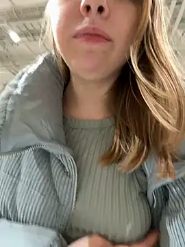 Snapshot of Sunny___Bunny chatting on December 16, 2024, 4:16 pm Sunny Bunny online show from December 16, 2024, 4:16 pm