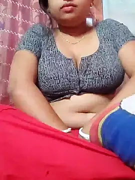 Snapshot of Priya_2222 chatting on December 4, 2024, 7:45 pm Priya 2222 online show from December 4, 2024, 7:45 pm